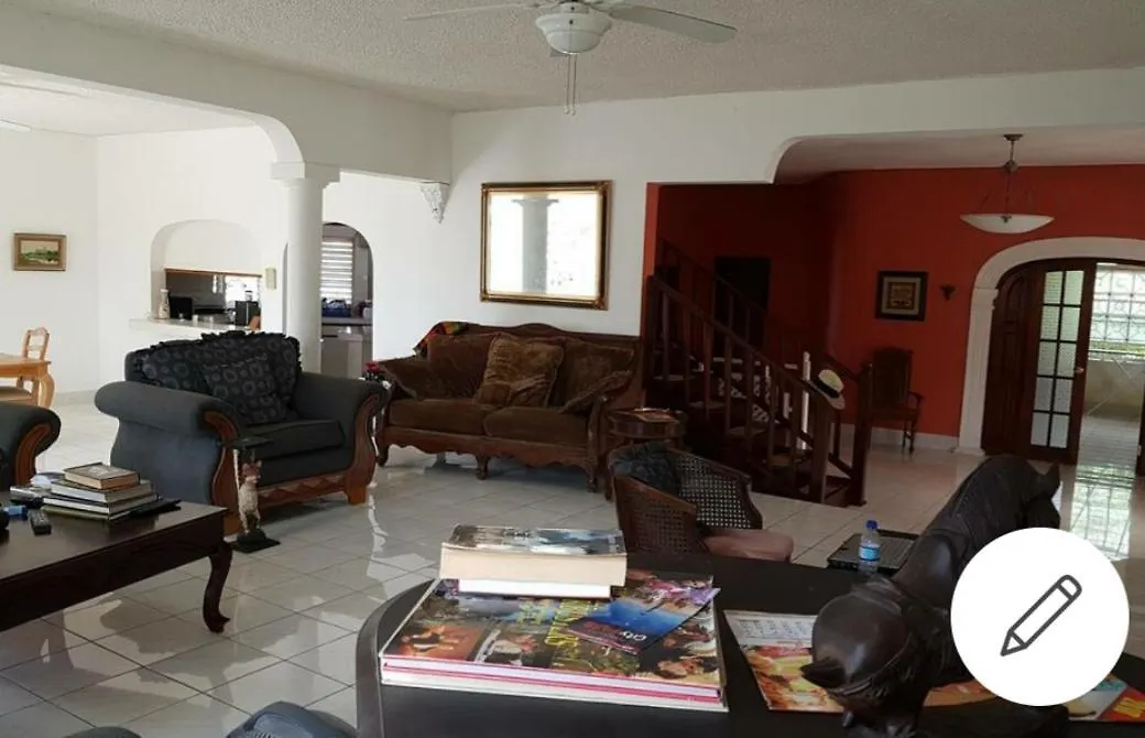 Mangowalk Manor Apartment Montego Bay Homestay